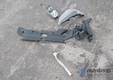 2015 Jeep Cherokee Latitude z USA, uszkodzony, nr VIN 1C4PJMCBXFW515609